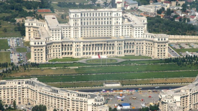 Румънската крайнодясна опозиция внесе вот на недоверие срещу правителството